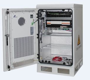 ป้องกันการกัดกร่อน Powder Coating Outdoor Wall Mount Cabinet อุปกรณ์พร้อมกับล็อคกระบวนการล็อคป้องกันการขโมยสามจุด