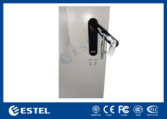 ET9070220-42U โทรคมนาคม ตู้แบตเตอรี่กลางแจ้ง พร้อมเครื่องปรับอากาศ AC และชั้นเก็บแบตเตอรี่