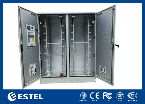 IP65 42U กล่องไฟฟ้ากลางแจ้งแบบสองช่อง RAL7035, 1.5mm เหล็กกระปุก & SUS316 สแตนเลส สร้างเพื่อความทนทานและการป้องกันที่ดีขึ้น