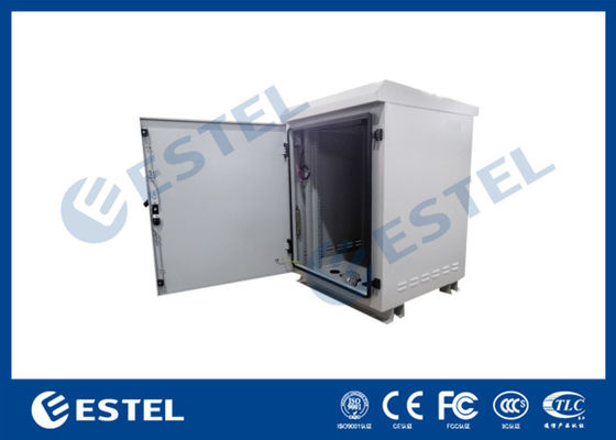 11U Small Pole Mount Cabinet พัดลมระบายความร้อน IP55 Weatherproof Outdoor Steel Box