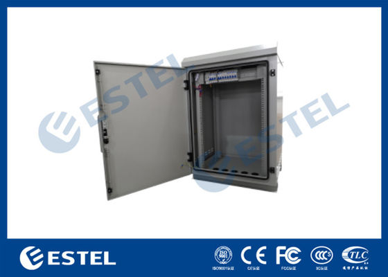11U Small Pole Mount Cabinet พัดลมระบายความร้อน IP55 Weatherproof Outdoor Steel Box